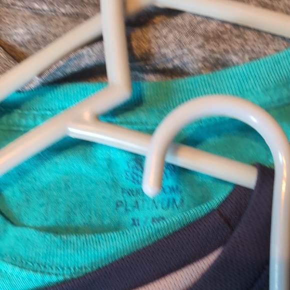 Assorted Mens T-Shirts - Blue, Green, Gray 10 In all. - Picture 5 of 7